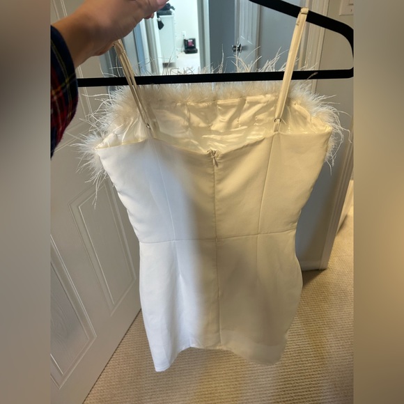 WHITE FEATHER DRESS - Picture 3 of 4